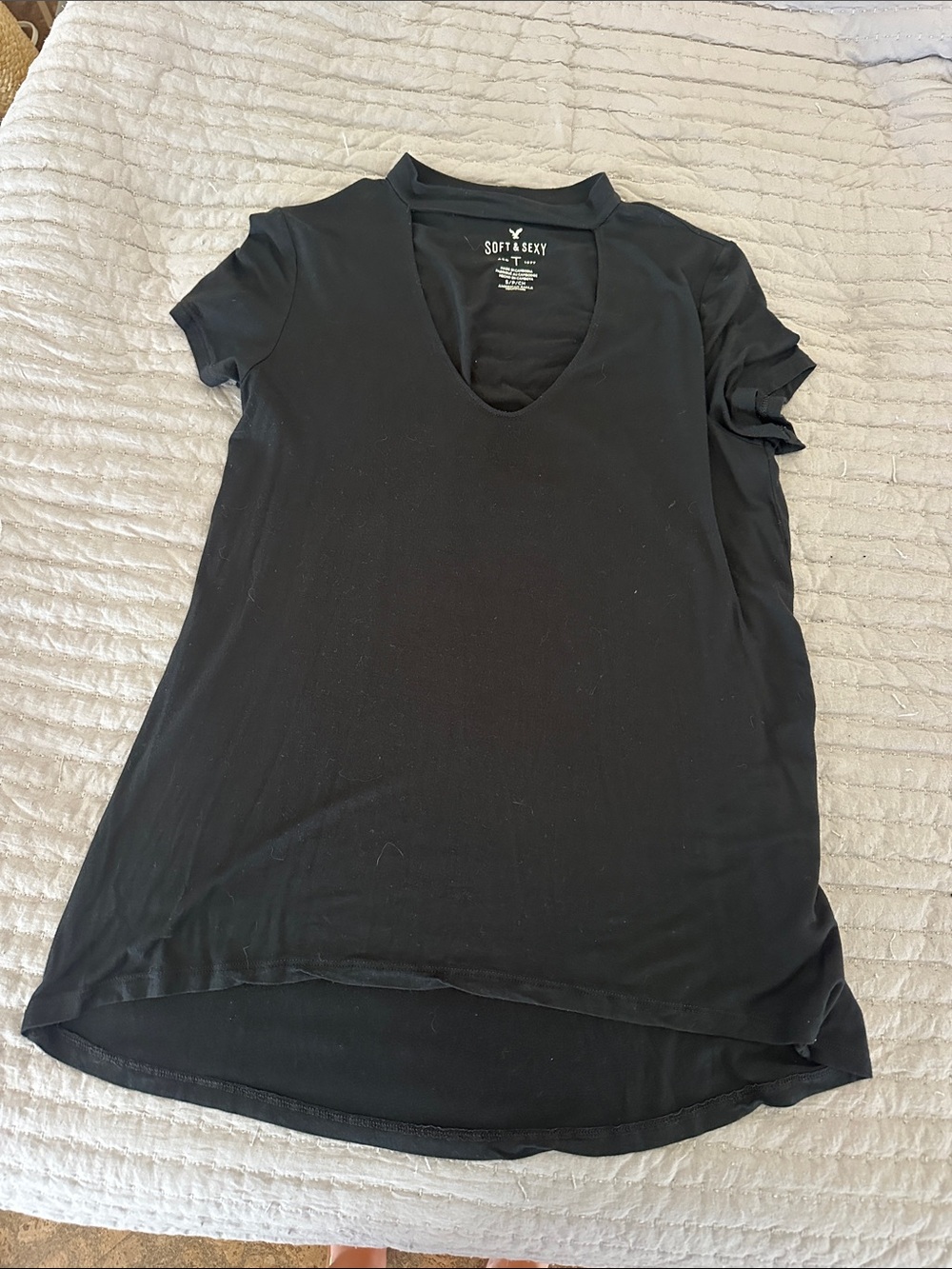 American Eagle Outfitters Black V-Neck Collar Short Sleeve Tee